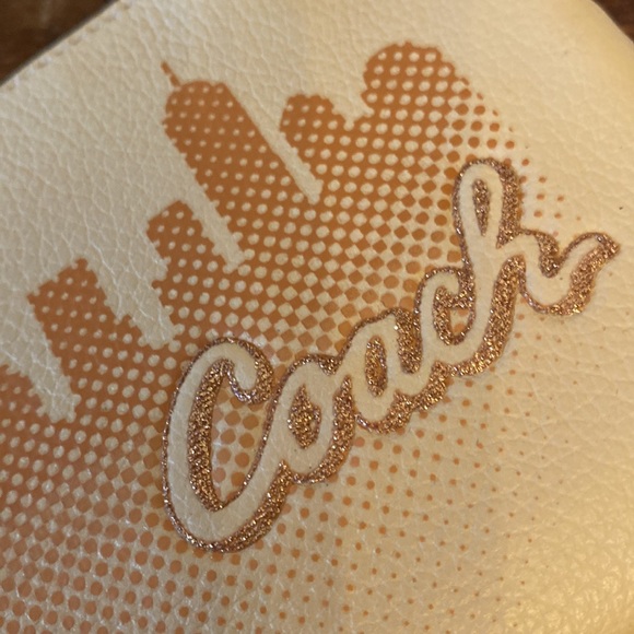 NWT Coach Jennifer Lopez wristlet - Picture 6 of 6